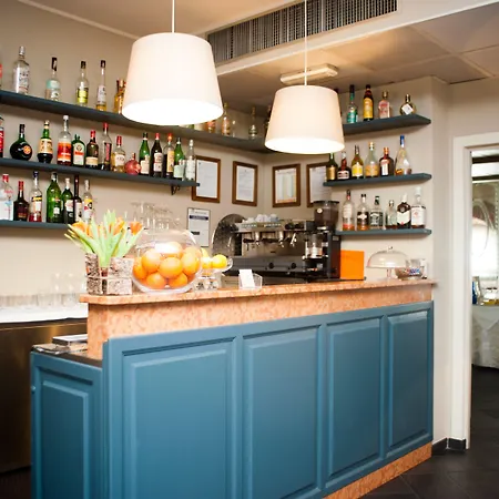 Отель Lizard Комо