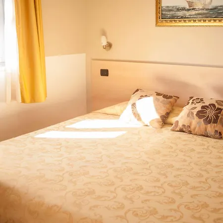 Hotell Lizard Como